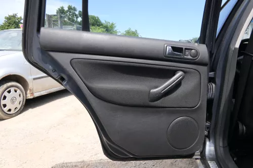 1x VW Golf 4 1J Kombi Türverkleidung Verkleidung Tür hinten links schwarz  (170454)