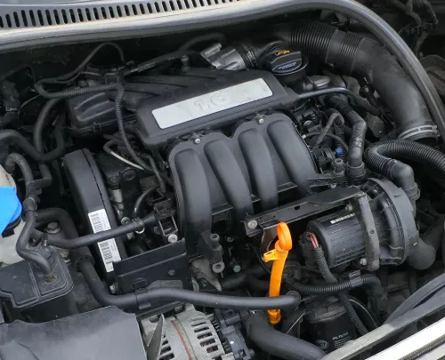 VWGolf 5 Krümmer Abgaskrümmer 1,6 75kw 102PS BSE 06A253033P BSF CCSA CHGA