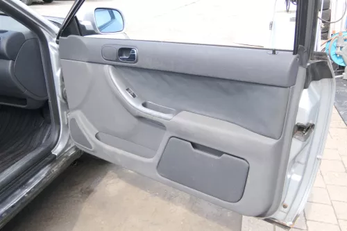 Audi A3 8L Türverkleidung Verkleidung Tür vorne rechts 2/3-Türer onyx (170994)