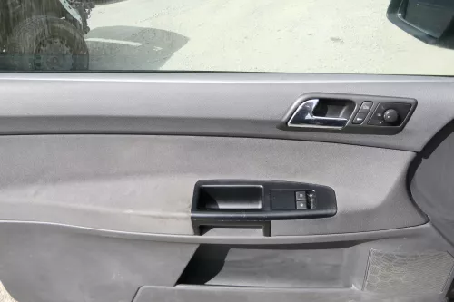 1x VW Polo 9N Türverkleidung Verkleidung Tür vorne links 2/3-Türer Fahrertür (171192)