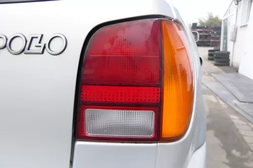 Polo 6N Rücklicht hinten rechts 6N0945096 Rückleuchte Heckleuchte Lampenträger  (171407)
