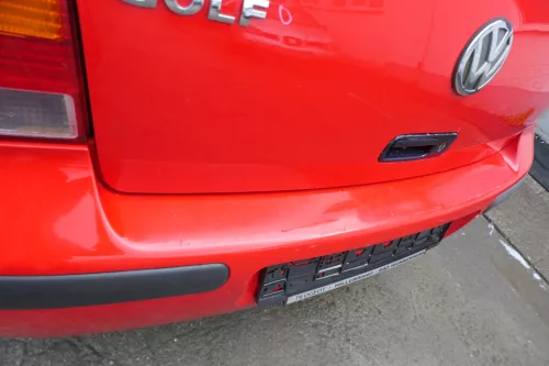 VW Golf 4 Limousine Stoßstange hinten Heckstoßstange Stoßfänger rot LP3G (171600)