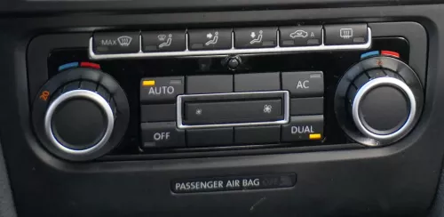 VW Golf 6 Eos Caddy Steuergerät Klimaanlage Klimabedienteil 5K0907044DT Heizung