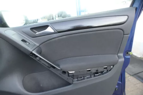 VW Golf 6 5K Türverkleidung Verkleidung Tür vorne +hinten 4-Türer  (171898)