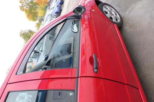 Skoda Fabia 6Y Kombi Limousine Tür vorne rechts Beifahrertür rot LF3K (171945)