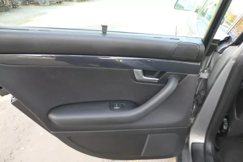1x A4 8E B6 Türverkleidung Verkleidung Tür hinten links soul schwarz (172054)