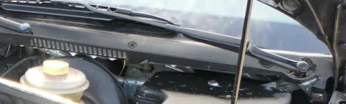 A4 84 B5 8D Abdeckung Wasserkasten Wasserabweiser 8D1819403A links
