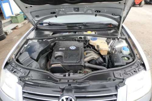 VW Passat 3BG Superb 2,0 AZM Benzin Motor 85kw 110PS - 166.000km (172498)