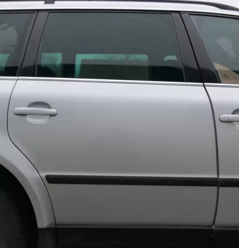 VW Passat 3B 3BG 3B6 Kombi Avant Tür hinten rechts mit Scheibe grau silber LA7W (172516)