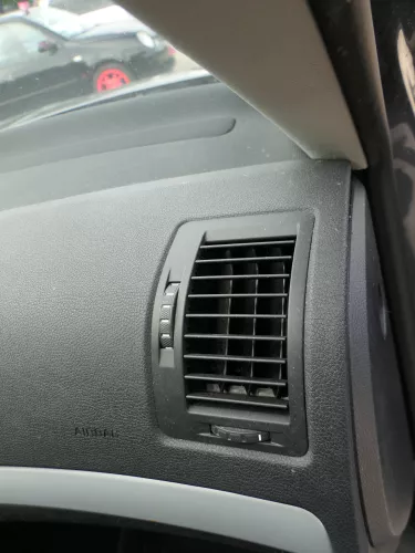 Octavia 1Z Lüftungsdüse Düse Lüftung vorne links 1Z0819701A 9B9 schwarz / rechts (172564)