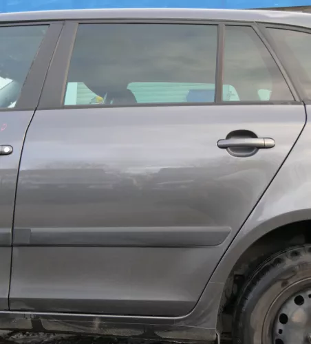 Skoda Fabia 5J Kombi Tür hinten links grau titangrau 9795 - ohne Anbauteile (172607)
