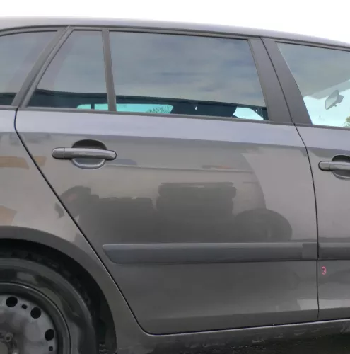 Skoda Fabia 5J Kombi Tür hinten rechts grau titangrau 9795 - ohne Anbauteile