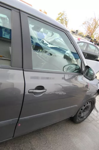 Fabia 5J Kombi + Limo Tür vorne rechts Beifahrertür grau titangrau 9795  (172609)
