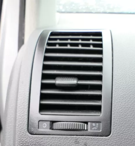 VW Polo 9N Lüftungsdüse Düse Lüftung vorne links 6Q0819703  1QB schwarz