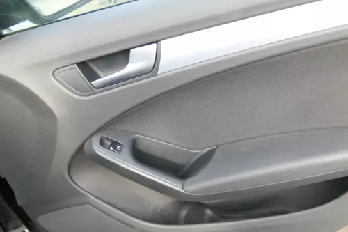 1x A4 8K B8 Türverkleidung Verkleidung Tür vorne rechts schwarz (172742)