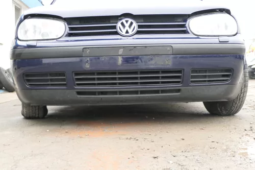 VW Golf 4 Stoßstange vorne Stoßfänger vorn vorne blau LA5G SWR + Kappen (172904)