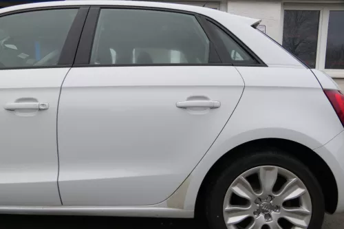 Audi A1 8X Tür Türblatt hinten links Rahmen weiß LS9R 4/5-Türer (172934)