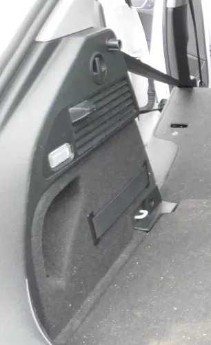 Audi A1 8X Abdeckung Verkleidung Kofferraum hinten links Seite 4/5-Türer