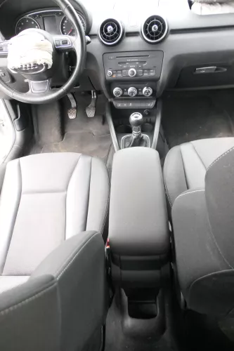 Audi A1 8X Mitteltunnel hinten Verkleidung um Handbremse Konsole schwarz K (172999)