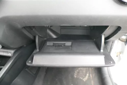 Audi A1 1X Handschuhfach Griff für Handschuhfachdeckel Deckel Klappe schwarz (173013)