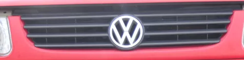 VW Polo 6N Kühlergrill Grill vorne schwarz VW Emblem Zeichen (173142)