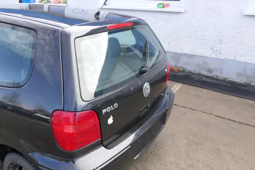Polo 6N2 Heckklappe Klappe hinten Kofferraumklappe schwarz LC9Z Scheibe (173152)