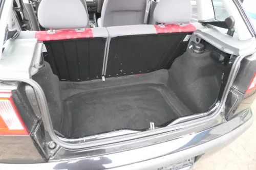Seat Ibiza 6K Verkleidung Teppich Kofferraum Kofferraumteppich schwarz  (173274)