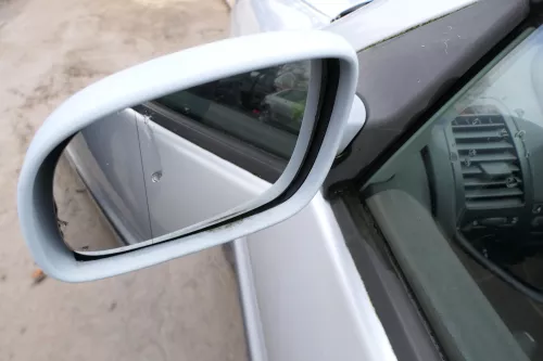 VW Polo 6N2 manueller Spiegel Außenspiegel links außen weiß (173925)
