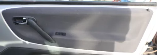1x VW Lupo Arosa Türverkleidung Verkleidung Tür vorne rechts oben schwarz (173952)