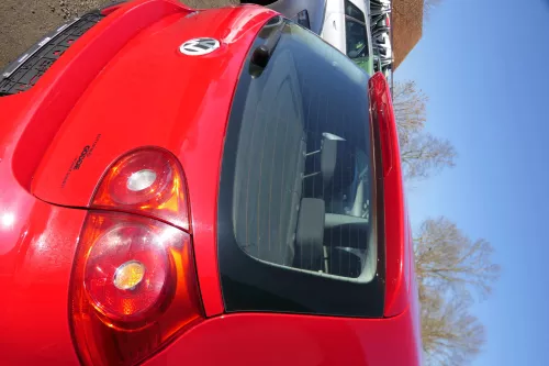 VW Golf 5 V Heckklappe hinten Kofferraumklappe + Scheibe rot LY3D - Delle (174003)