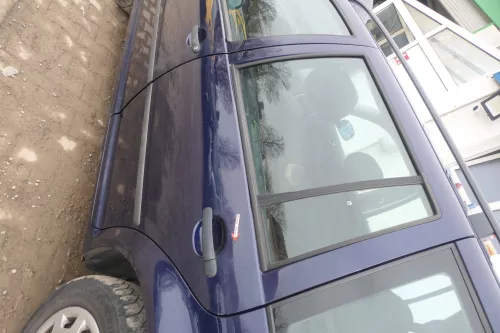 VW Golf 4 Bora Tür hinten links nur Kombi / Variant blau LB5N indigoblau ohne An (174496)