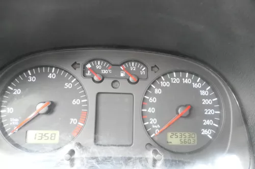 VW Golf 4 Tacho Tachometer Kombiinstrument 253.000km 1J0920805B 1,6-2,8