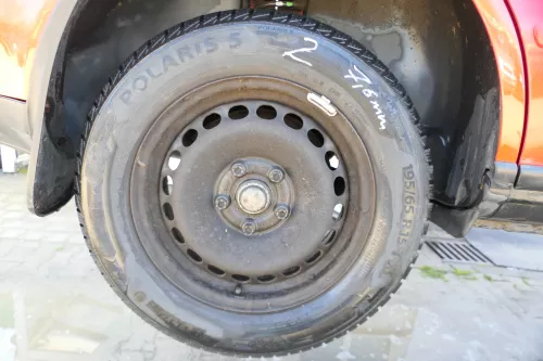 4X A4 B5 A6 4B Passat 3BG Felgen Reifen Winterreifen M+S 195/65 R15 91T 6-7mm (174797)