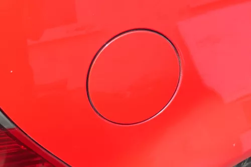 VW Golf 4 Limousine Tankdeckel Deckel Tank Tankverschluß rot LY3D (174904)