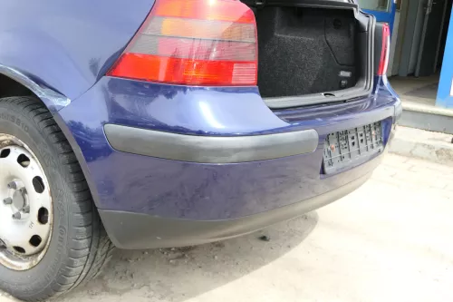 VW Golf 4 Limousine Stoßstange hinten Heckstoßstange Stoßfänger blau LB5N (175011)