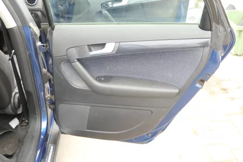 1x Audi A3 8P Türverkleidung Verkleidung Tür hinten rechts 4/5-Türer schwarz