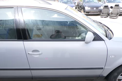 VW Passat 3B 3BG Kombi + Limo Tür vorne rechts Beifahrertür grau silber LB7Z (175103)