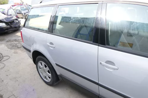 VW Passat 3B 3BG 3B6 Kombi Avant Tür hinten rechts mit Scheibe grau silber LB7Z (175104)