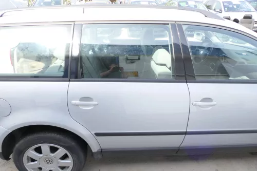 VW Passat 3B 3BG 3B6 Kombi Avant Tür hinten rechts mit Scheibe grau silber LB7Z