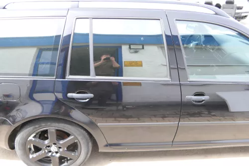 VW Golf 4 Bora Tür hinten rechts nur Kombi / Variant schwarz LC9Z -ohne Anbautei