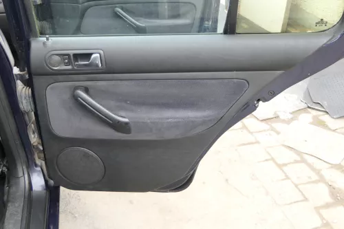 1x VW Golf 4 1J Limousine Türverkleidung Verkleidung Tür hinten rechts schwarz (175252)