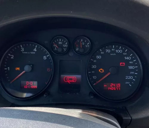 Audi A2 8Z Tacho Tachometer Kombiinstrument 140.000km 8Z0920900A Benziner 1.4 (175285)