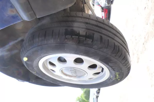 4x Audi A3 8L Alufelgen Reifen 195/65 R15 Sommerreifen 5-7mm 8L0601025E (175477)