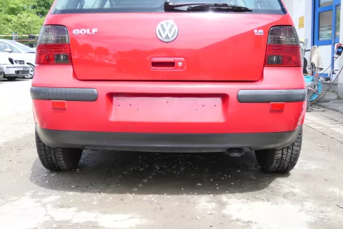VW Golf 4 Limousine Stoßstange hinten Heckstoßstange Stoßfänger rot LY3D (175797)