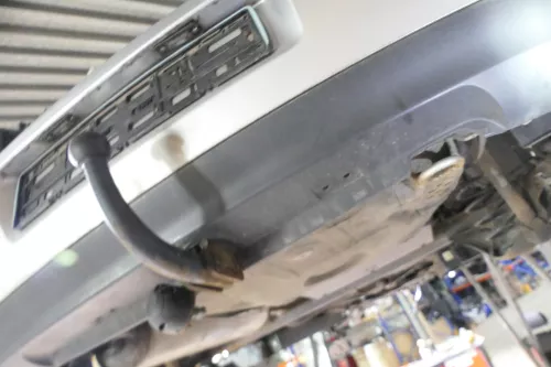 VW Golf 4 Limousine feste starre Anhängerkupplung mit Kabelbaum komplett  (175964)