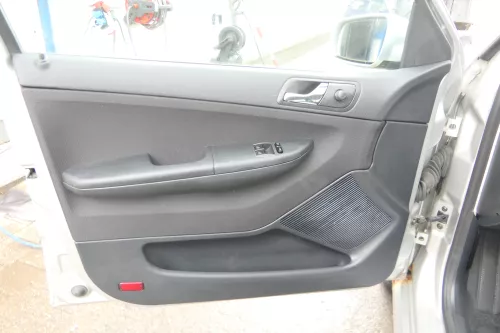 1 x Fabia 6Y Türverkleidung Verkleidung Tür vorn vorne links schwarz anthrazit (176026)