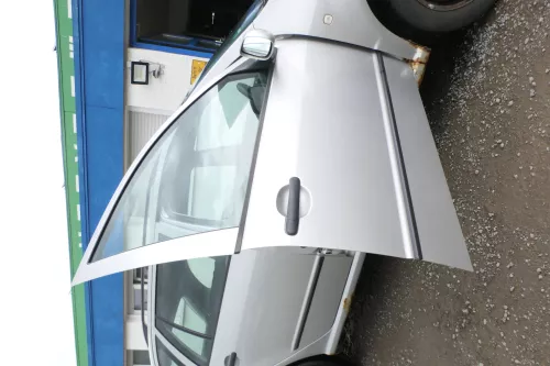 Skoda Fabia 6Y Kombi Limousine Tür vorne rechts Beifahrertür grau silber LF7T (176043)