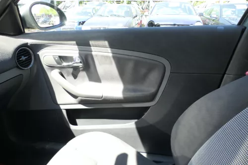 1x Seat Ibiza 6L Türverkleidung Verkleidung Tür vorne rechts 2/3-Türer Griff (176101)