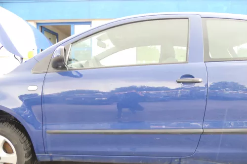 VW Fox 5Z Tür vorne links Fahrertür blau LL5M - ohne Anbauteile (176373)