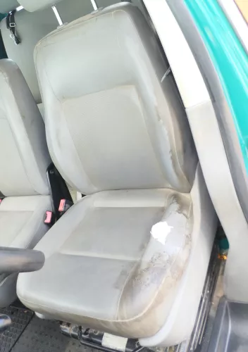 VW T5 Sitz vorne links Fahrersitz grau - ohne Kopfstütze (176415)